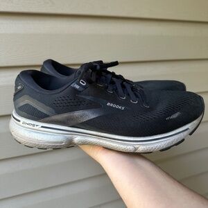 Black Brooks Ghost 15 running shoes